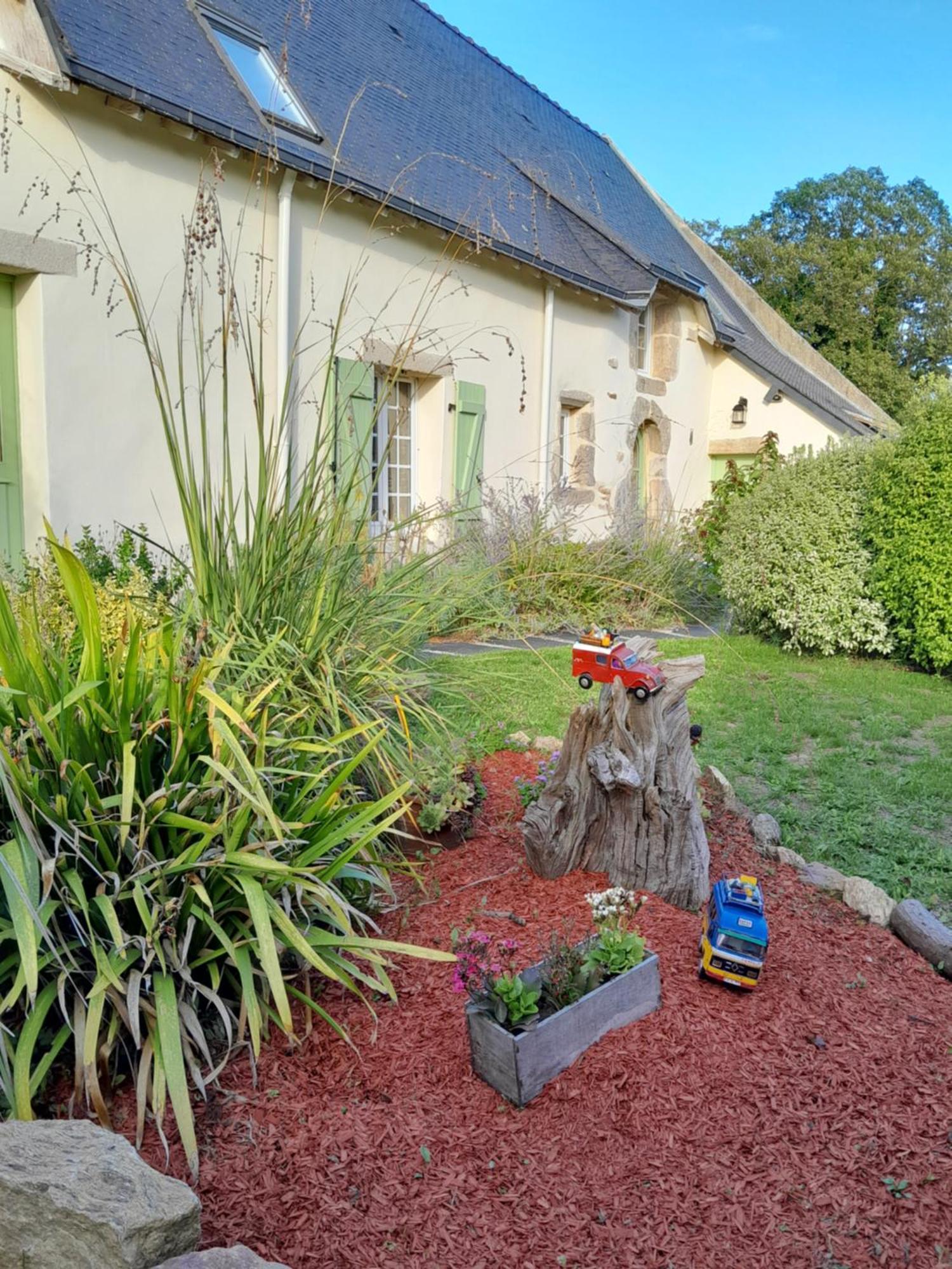 Les Loges De Yoff Bed & Breakfast Ambon Exterior photo